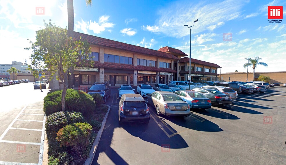 More Photos Of 18356-18388 Clark St, Tarzana Unknown For Lease