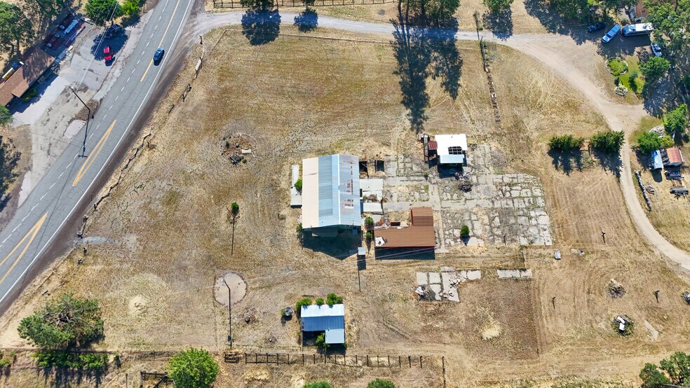 More Photos Of 5331 Easy St, Yreka General Retail For Sale