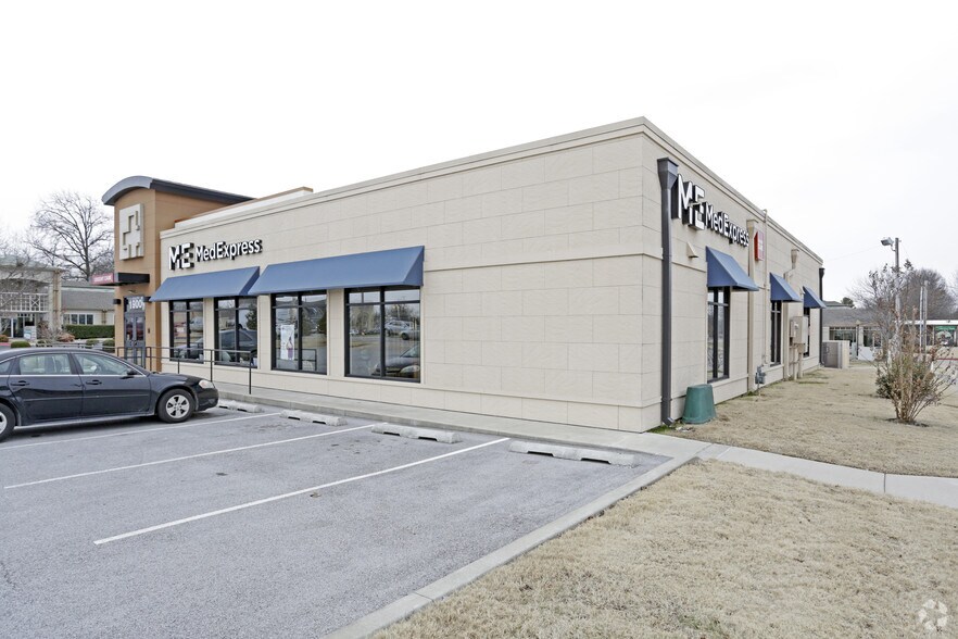 More Photos Of 1900 W Walnut St, Rogers Medical For Sale