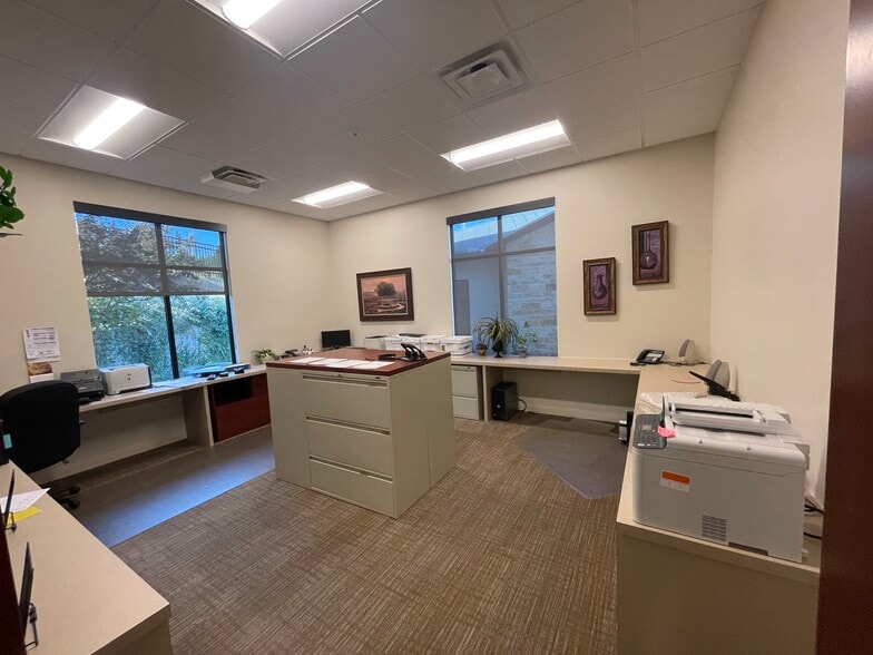 More Photos Of 6827 Camp Bullis Rd, San Antonio Medical For Sale