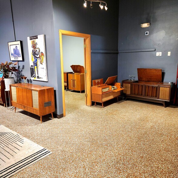 More Photos Of 1 Sherman Ter, Madison Storefront Retail Office For Sale