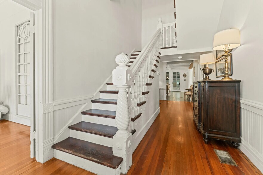 More Photos Of 4642 Virginia St, Zachary Lodge Meeting Hall For Sale