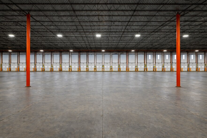 More Photos Of 7245 Henry Clay Blvd, Liverpool Distribution For Lease