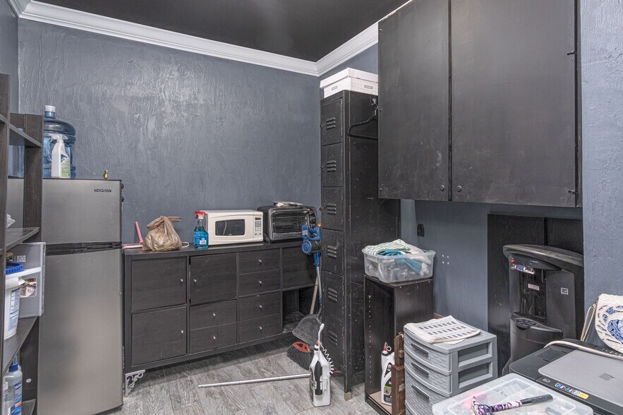 More Photos Of 2036 S Ridgewood Ave, Daytona Beach Medical For Sale