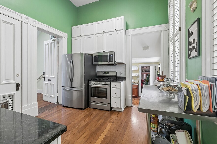 More Photos Of 2727 Saint Charles Ave, New Orleans General Retail For Sale