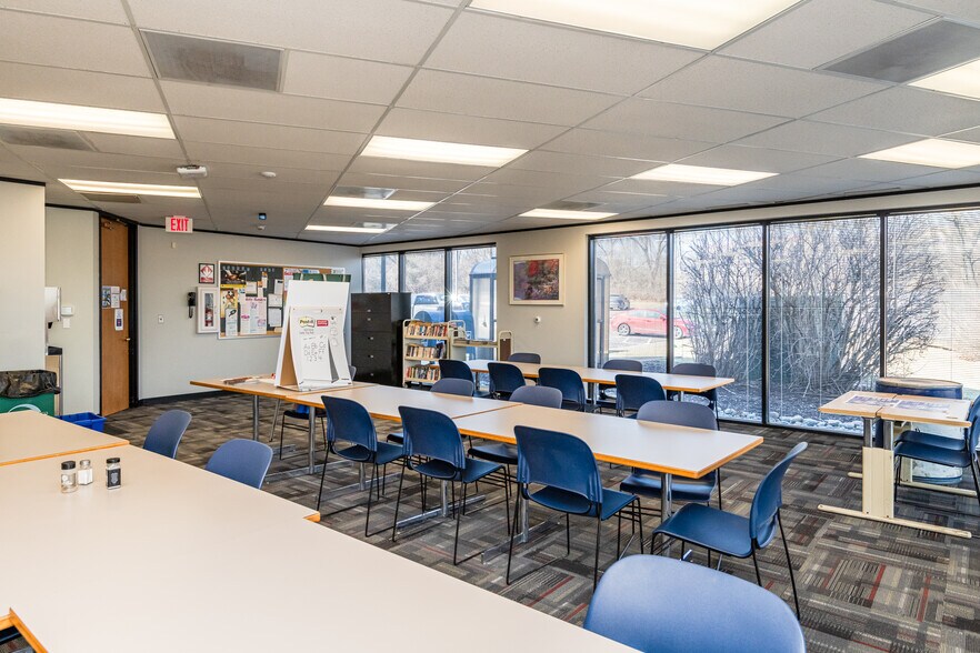 More Photos Of 3401 Park Center Dr, Dayton Office For Sale