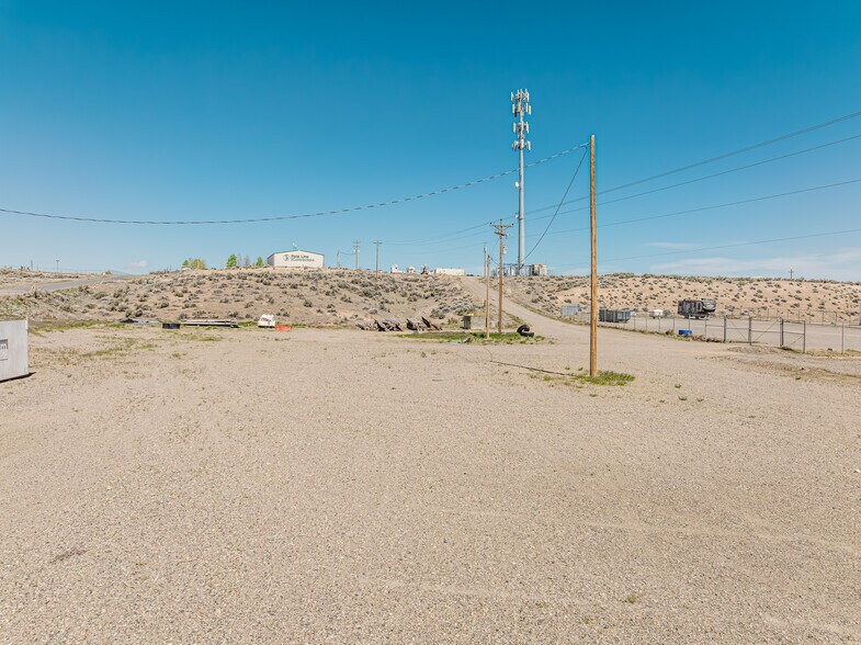 More Photos Of 824 Poplar St, Carlin Industrial For Sale