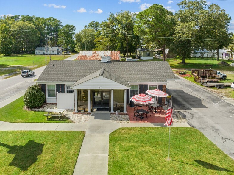More Photos Of 214 Main St, Pollocksville Specialty For Sale