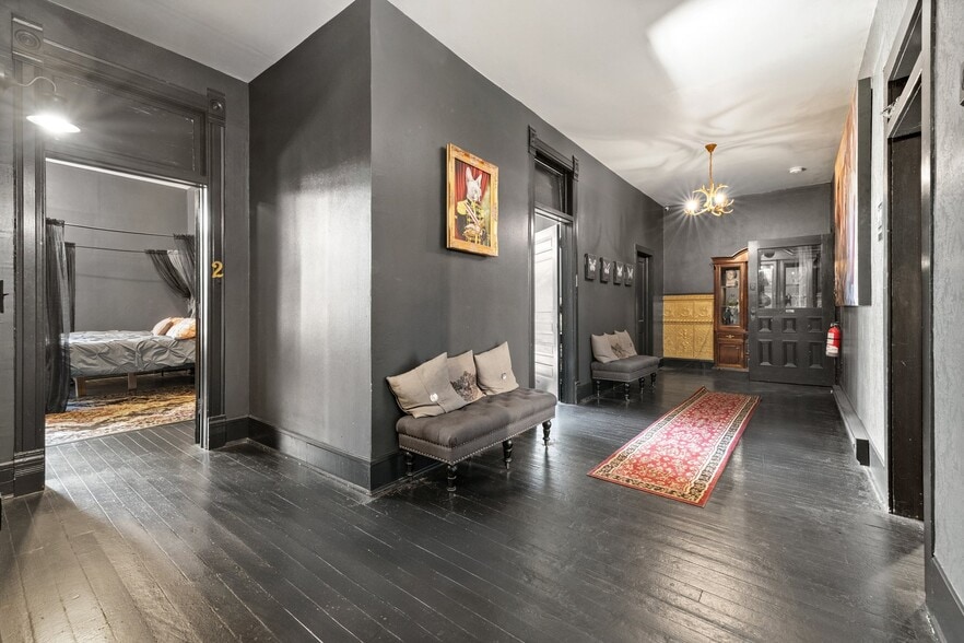 More Photos Of 301 Victor Ave, Victor Hotel For Sale