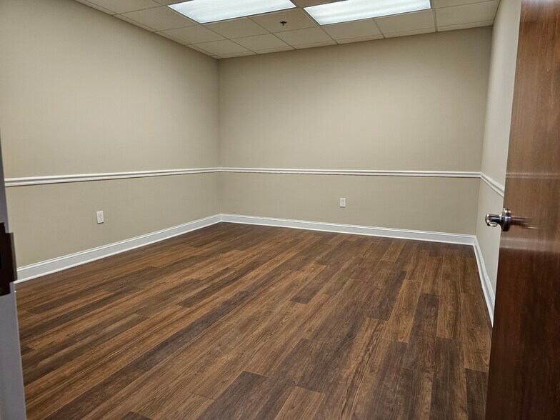 More Photos Of 1221 N Church St, Moorestown Medical For Lease