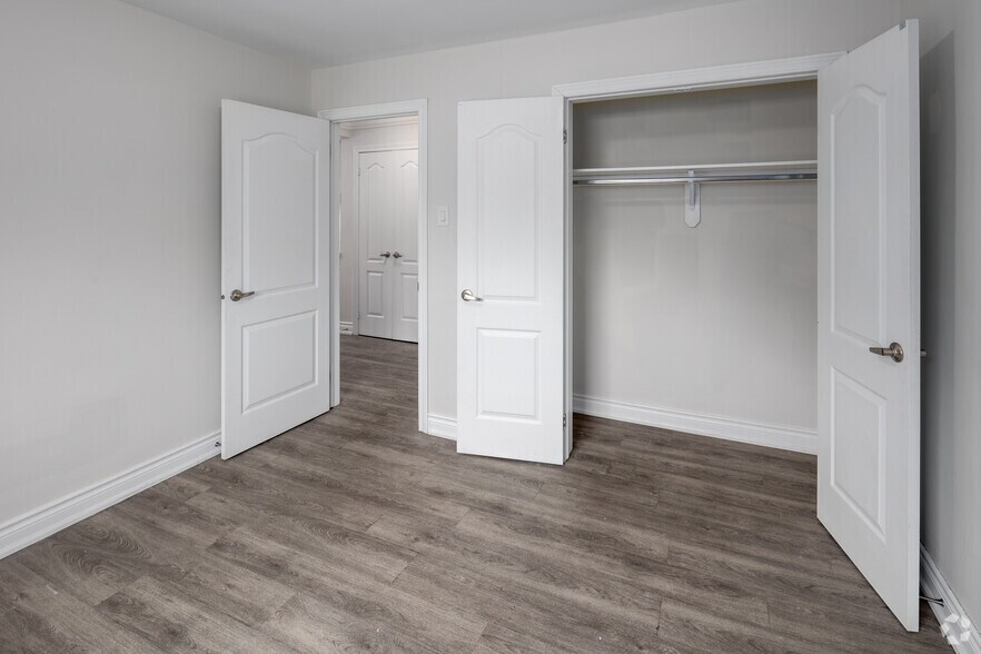 More Photos Of 143 Main St S, Brampton Apartments For Sale