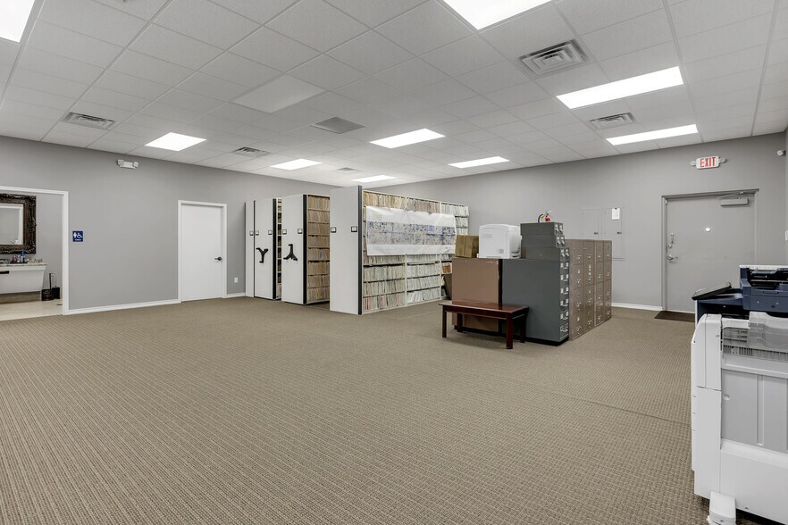 More Photos Of 501 E 7th St, Odessa Office For Sale