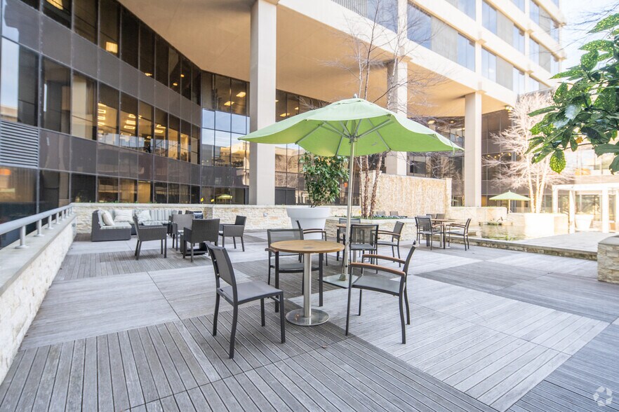 More Photos Of 250 E John Carpenter Fwy, Irving Office For Lease