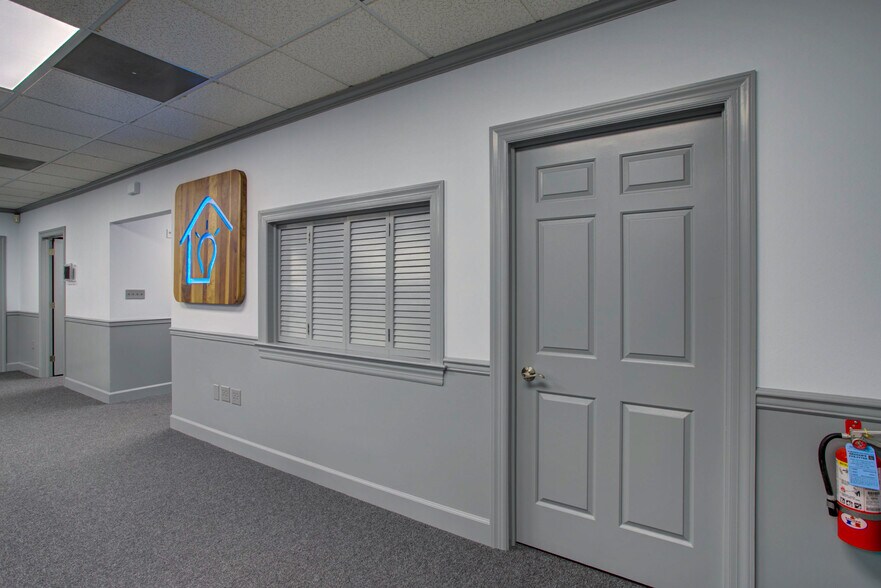 More Photos Of 930 Red Rose Ct, Lancaster Medical For Lease