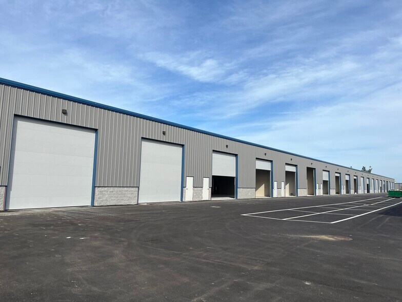 More Photos Of 16261 Pine Ridge Rd, Fort Myers Unknown For Lease