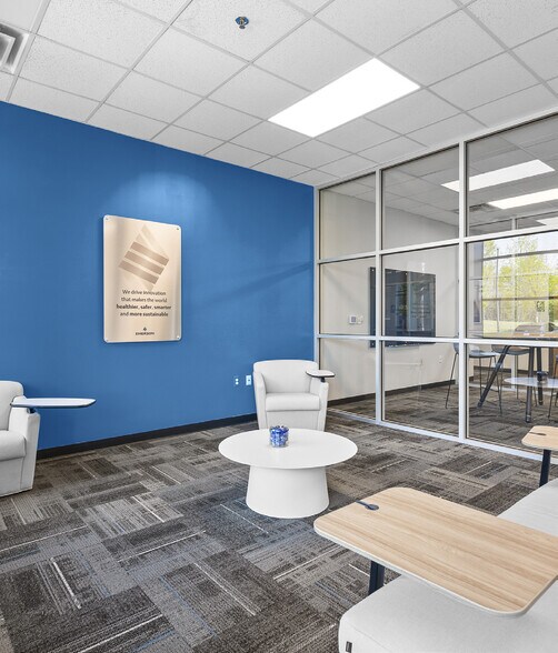 More Photos Of 46280 Dylan Dr, Novi Warehouse For Lease