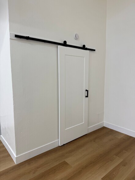 More Photos Of 1526 Park St, Alameda Storefront For Lease