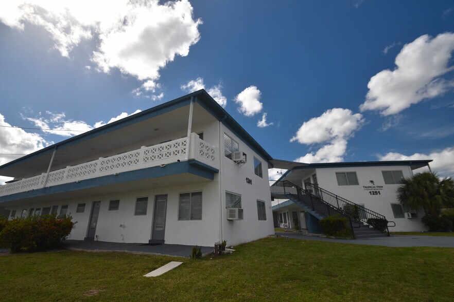 More Photos Of 1241-1251 W River Dr, Margate Apartments For Sale