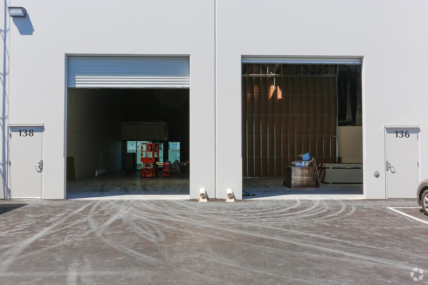 More Photos Of 6445 W Sunset Rd, Las Vegas Warehouse For Lease