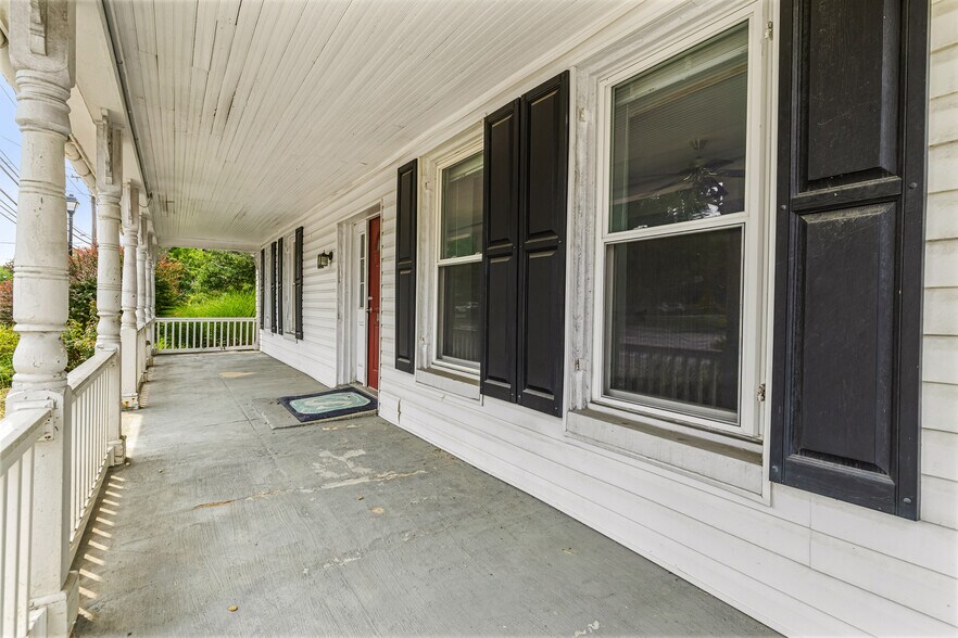 More Photos Of 410 Main St, Reisterstown Medical For Lease