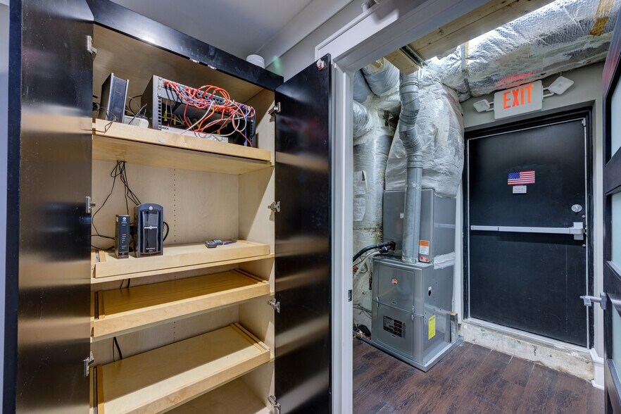 More Photos Of 1608 Taylor St, Columbia Freestanding For Sale