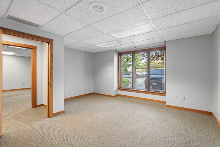 More Photos Of 3520 Snouffer Rd, Columbus Office For Sale