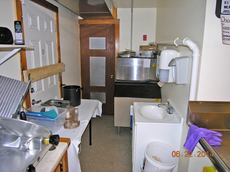 More Photos Of 112 Route 106, North Springfield Freestanding For Sale