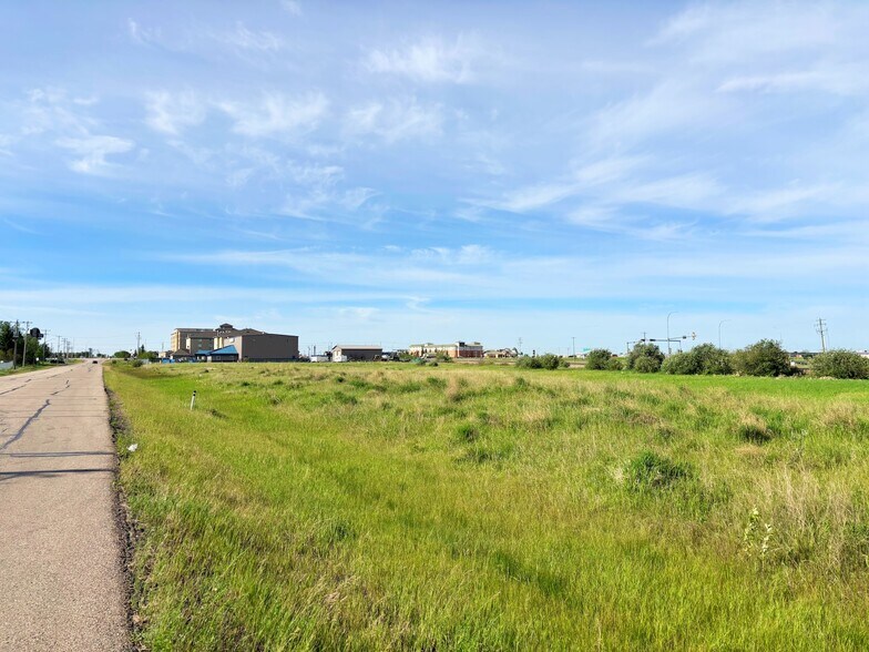More Photos Of 1110 4 St, Nisku Land For Sale