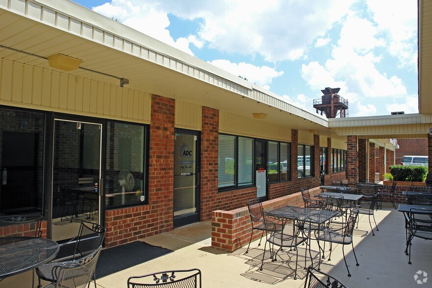 More Photos Of 11025-A-11025-H Monroe Rd, Matthews Unknown For Lease