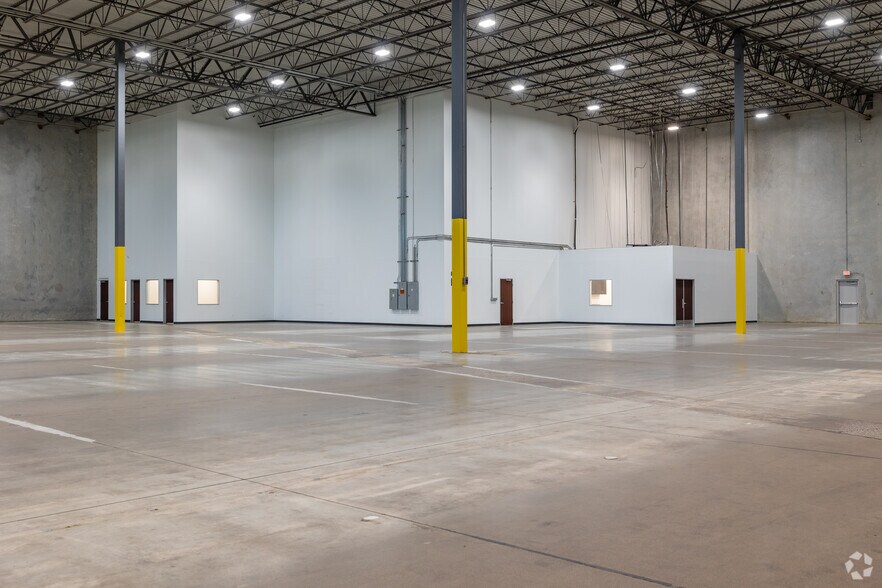 More Photos Of 2200 Grand Avenue Pky, Austin Unknown For Lease