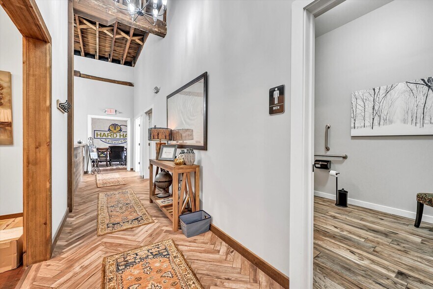 More Photos Of 1400 Maple St, Pottstown Light Distribution For Lease