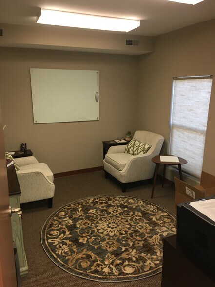 More Photos Of 50 E Olentangy St, Powell Office For Lease