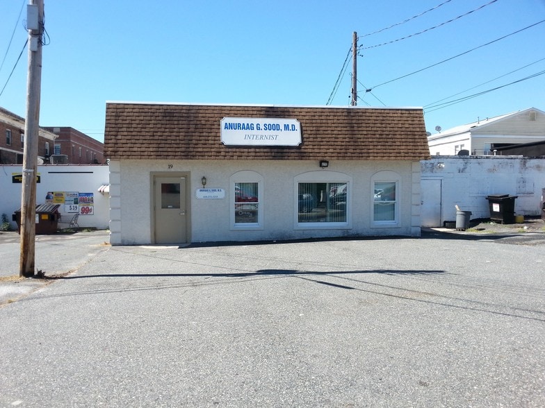 More Photos Of 19 W Bel Air Ave, Aberdeen Storefront For Lease