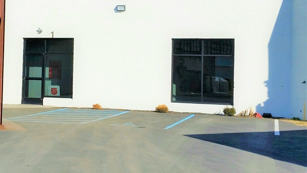 More Photos Of 4700 N 5th Street Hwy, Temple Warehouse For Lease