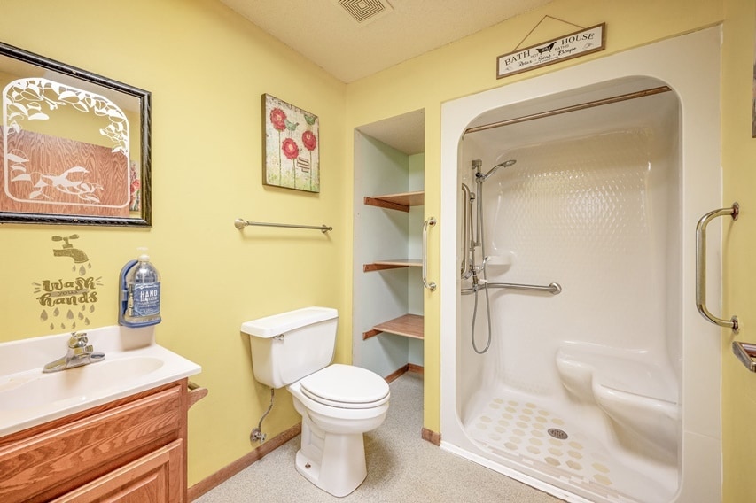 More Photos Of 311 S Nicollet St, Blue Earth Healthcare For Sale