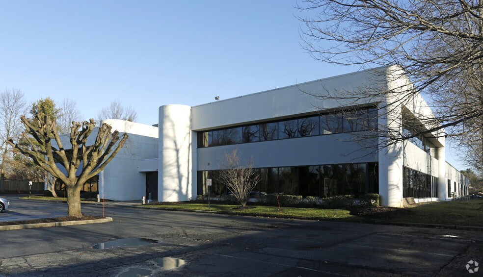 Primary Photo Of 107 Monmouth Rd, West Long Branch Medical For Lease