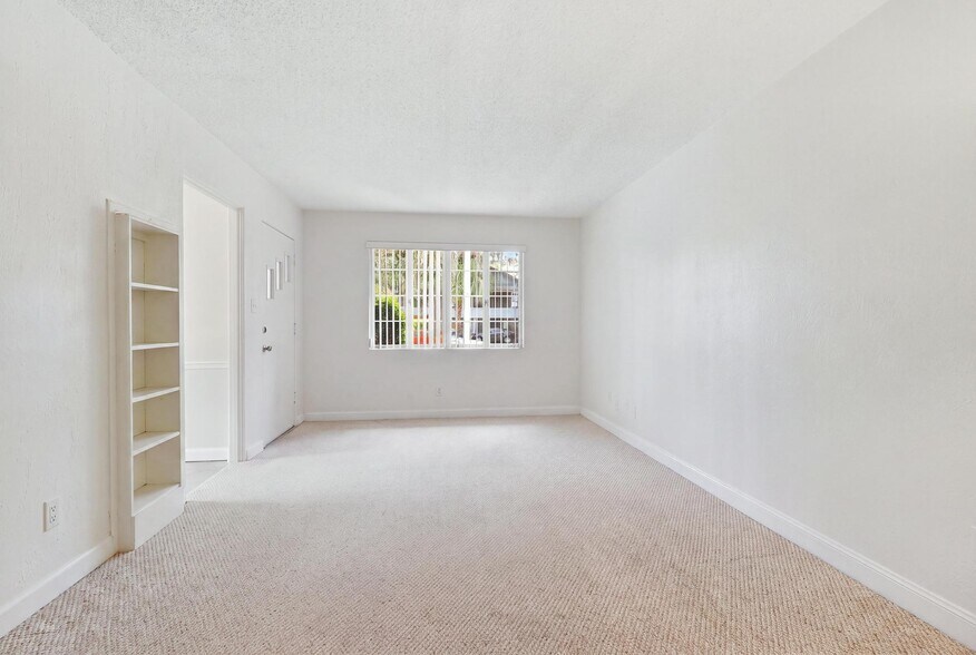 More Photos Of 642 Harwood St, Orlando Apartments For Sale