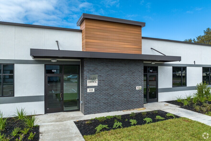 More Photos Of 4807 Sugar Grove Blvd, Stafford Unknown For Lease