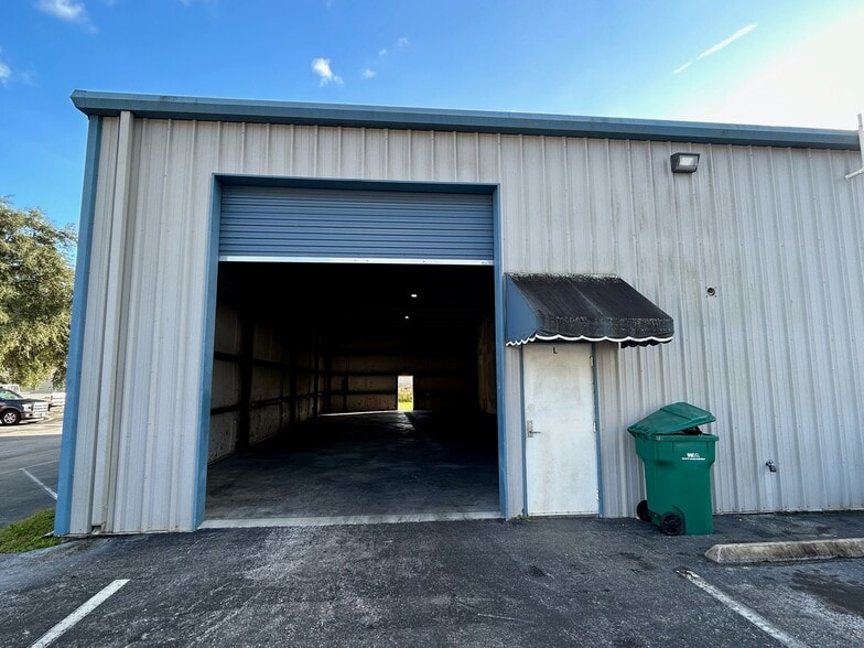 More Photos Of 3384 NE 34th ave, Wildwood Unknown For Lease