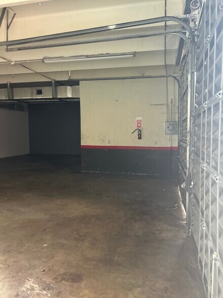 More Photos Of 5840-5846 Funston St, Hollywood Light Manufacturing For Lease