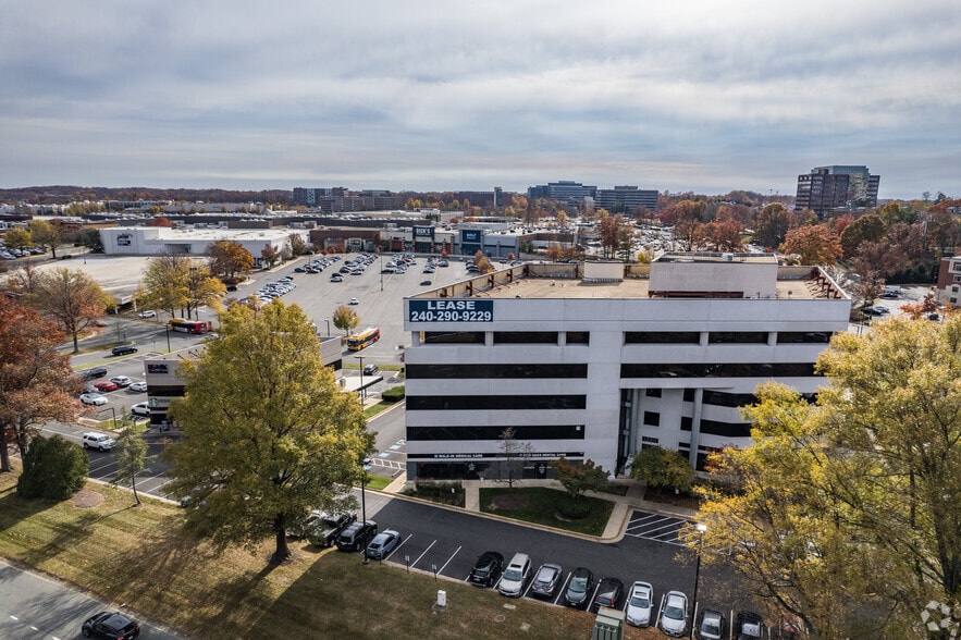 More Photos Of 12011 Lee Jackson Memorial Hwy, Fairfax Medical For Lease