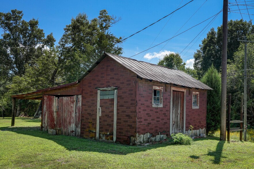 More Photos Of 122 NC Highway 700, Eden Auto Dealership For Sale