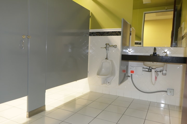 More Photos Of 2816 Columbia St, Torrance Light Distribution For Lease