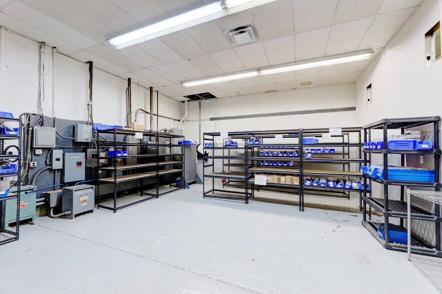 More Photos Of 174 Main Ave, Wallington Warehouse For Sale