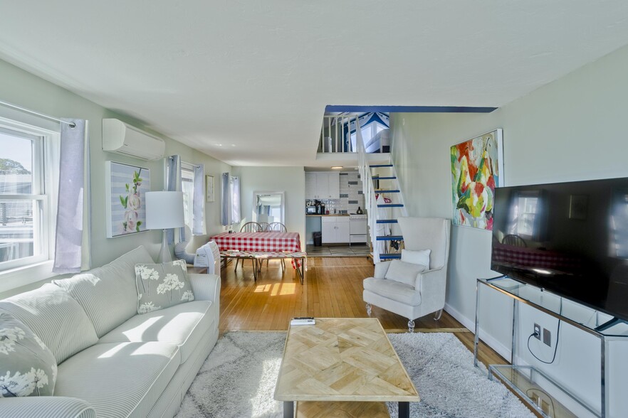 More Photos Of 265 Commercial St, Provincetown Flex For Sale