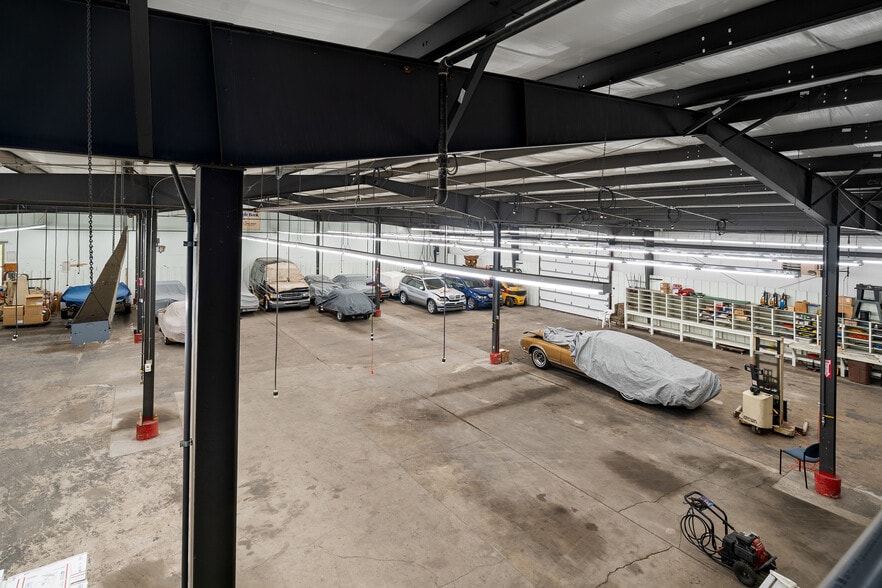 More Photos Of 1717 Mackenna Ave, Niagara Falls Warehouse For Sale