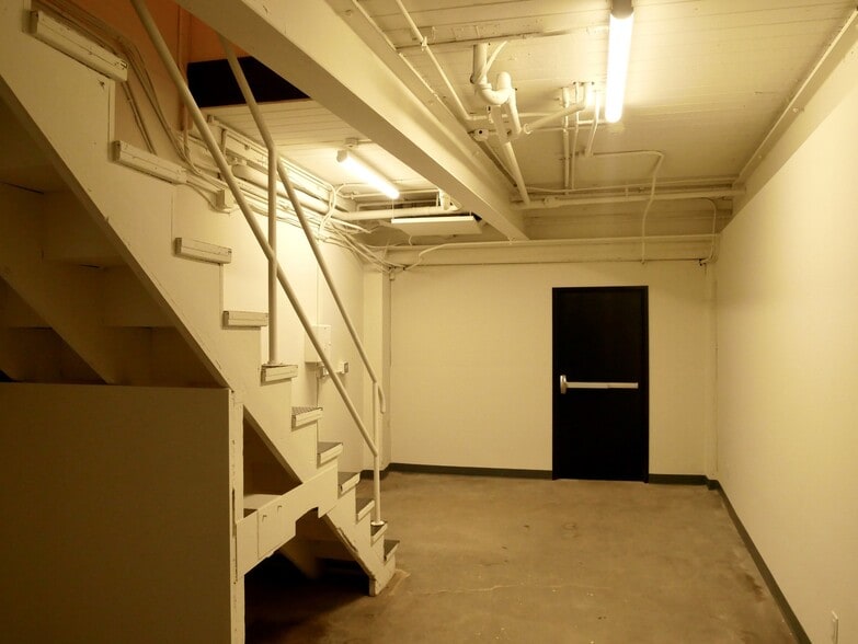 More Photos Of 141 N Ventura Ave, Ventura Unknown For Lease