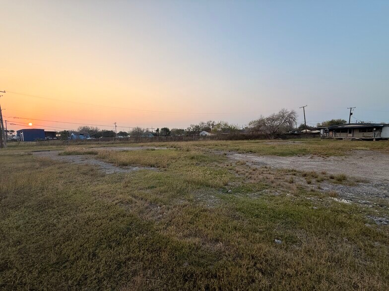 More Photos Of 5467 Padre Island Hwy, Brownsville Land For Lease