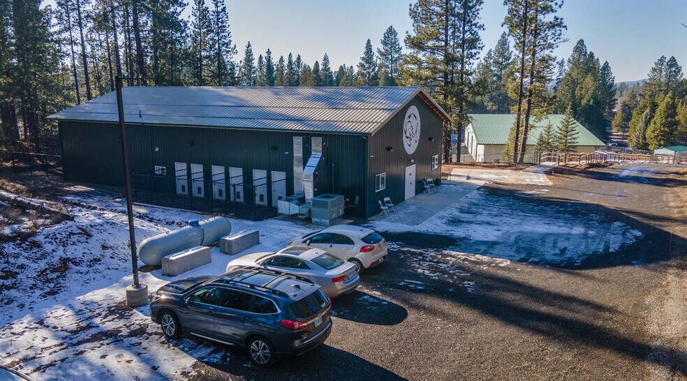 More Photos Of 56870 Enterprise Dr, Sunriver Flex For Sale