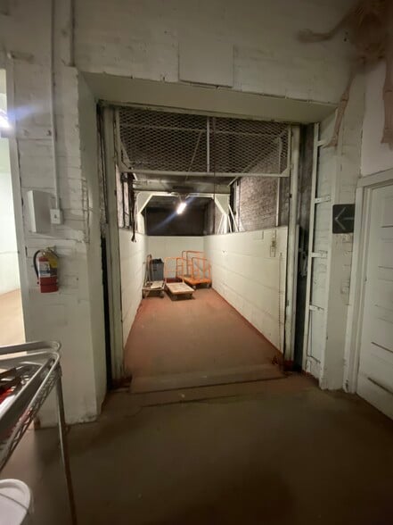 More Photos Of 4850 W Bloomingdale Ave, Chicago Warehouse For Sale